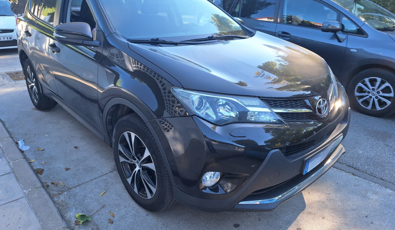 Toyota RAV4 lleno